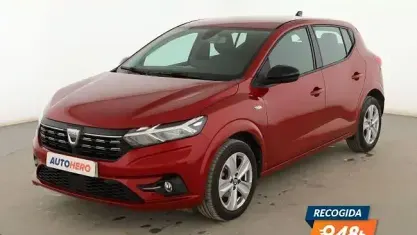 Usado Dacia Sandero Comfort 91 HP (66 kW) 2021 Vermelho Sedan