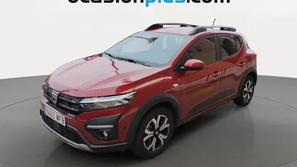 Rojo Usado 2023 Dacia Sandero Expression SUV | 14.364 € (Precio justo)