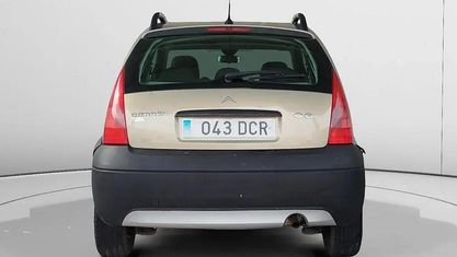 Usado Citroën C3 XTR 90 CV (66 kW) 2004 Beige Utilitario