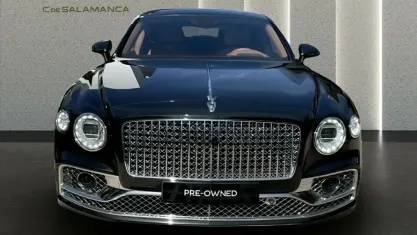 Używany Bentley Flying Spur 550 KM (404 kW) 2021 Zielony Sedan/Limuzyna