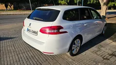 Usado 2021 Peugeot 308 Active Familiar | 9500 € (Precio justo)