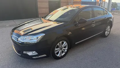 Usado Citroën C5 Seduction 140 CV (102 kW) 2012 Negro Berlina