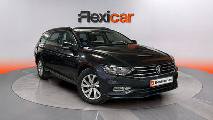 Usado VW Passat 122 CV (89 kW) 2020 Gris Familiar