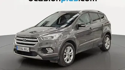 Usado Ford Kuga Titanium 150 CV (110 kW) 2018 Gris SUV
