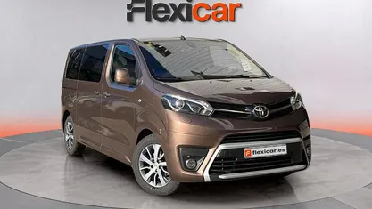 Usado Toyota Proace Verso Luxury 177 CV (130 kW) 2020 Marrón Familiar