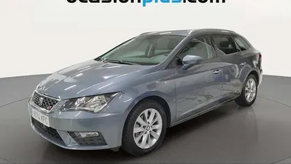 Usado Seat Leon Style Plus 115 CV (84 kW) 2017 Gris Monovolumen