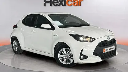 Usado Toyota Yaris Hybrid Active 116 CV (85 kW) 2021 Utilitario
