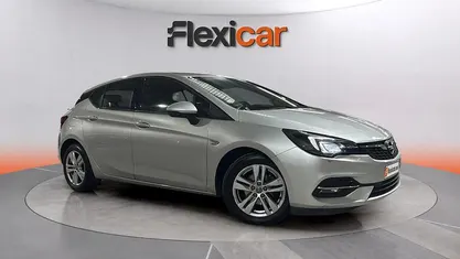Usado Opel Astra 110 CV (80 kW) 2020 Gris Berlina