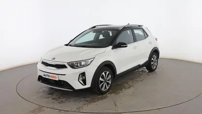 Usado Kia Stonic 101 CV (74 kW) 2021 Blanco SUV