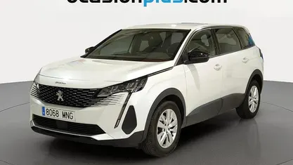 Usado Peugeot 5008 Active 136 CV (100 kW) 2024 Blanco SUV