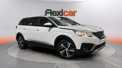 Usado Peugeot 5008 Allure 131 CV (96 kW) 2019 Blanco SUV
