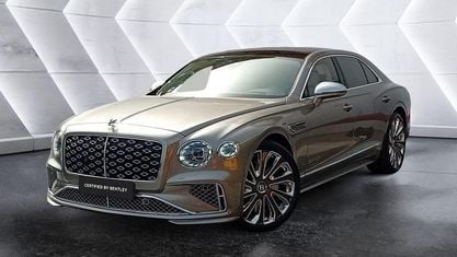 Käytetty Bentley Flying Spur Mulliner 793 HP (583 kW) 2025 Harmaa Sedan