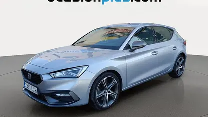 Usado Seat Leon FR 150 CV (110 kW) 2022 Gris plata Utilitario