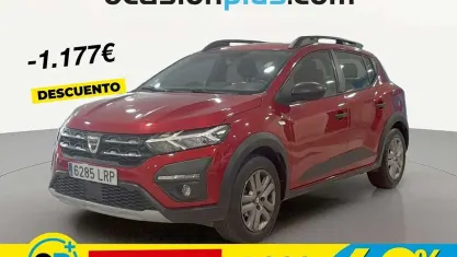 Usado Dacia Sandero Essentiel 91 CV (66 kW) 2021 Rojo Utilitario