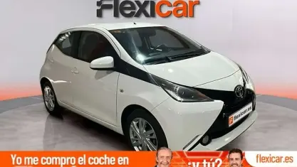 Usado Toyota Aygo X-play 69 CV (50 kW) 2017 Blanco Utilitario
