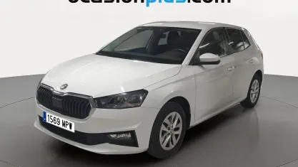 Usado Skoda Fabia Selection 95 CV (69 kW) 2024 Blanco Utilitario
