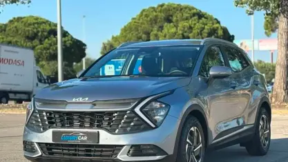 Usado Kia Sportage 150 CV (110 kW) 2022 Gris SUV