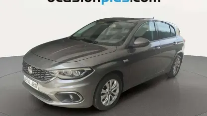 Usado Fiat Tipo Lounge 95 CV (69 kW) 2016 Gris Utilitario