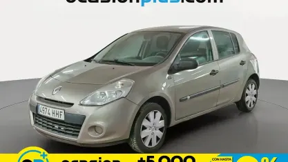 Occasion Renault Clio II 75 PK (55 kW) 2011 Beige Hatchback
