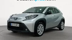 Gris Usado 2024 Toyota Aygo Play Utilitario | 14.364 € (Precio justo)