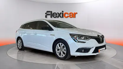 Usado Renault Mégane GrandTour LIMITED 132 CV (97 kW) 2018 Blanco Familiar