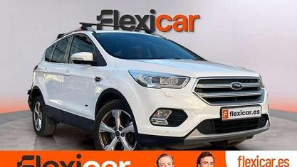 Usado Ford Kuga ST-Line 150 CV (110 kW) 2018 Blanco SUV
