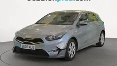 Gris plata Usado 2023 Kia Ceed Utilitario | 15.864 € (Buen precio)
