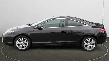 Usado Renault Laguna III 150 HP (110 kW) 2011 Preto Coupé