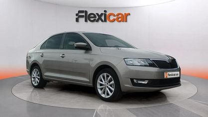 Käytetty Skoda Rapid Active 110 HP (80 kW) 2018 Harmaa Sedan