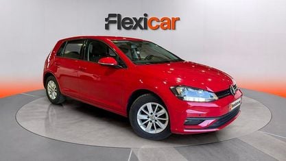 Usado VW Golf VII Advance 116 CV (85 kW) 2019 Rojo Berlina
