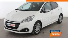 Usado 2019 Peugeot 208 Signature Sky Utilitario | 8199 € (Buen precio)