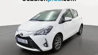 Usado Toyota Yaris Active 69 CV (50 kW) 2019 Blanco Utilitario