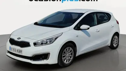 Usado Kia Ceed Plus 100 CV (73 kW) 2017 Blanco Utilitario