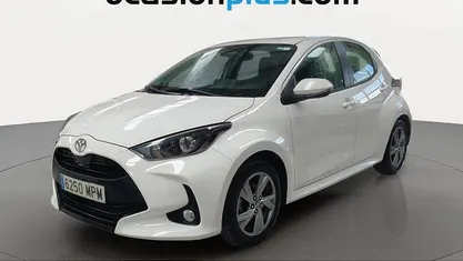 Usado Toyota Yaris Hybrid Active 116 CV (85 kW) 2024 Blanco Utilitario