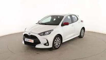 Usado Toyota Yaris Active 116 CV (85 kW) 2022 Blanco Utilitario