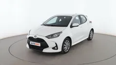 Blanco Usado 2023 Toyota Yaris Hybrid Active Berlina | 20.499 € (Precio justo)