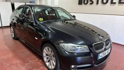 Usado BMW 318 143 CV (105 kW) 2011 Negro Berlina