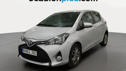 Usado Toyota Yaris Active 69 CV (50 kW) 2015 Gris plata Utilitario