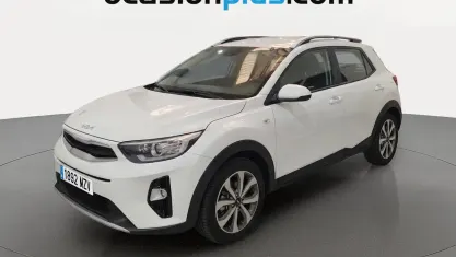 Usado Kia Stonic 101 CV (74 kW) 2025 Blanco SUV