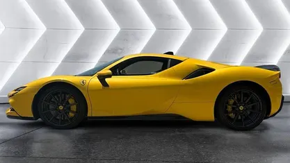Amarillo Usado 2021 Ferrari SF90 Coupe | 364.999 € (Buen precio)