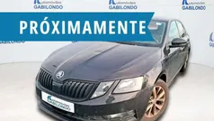 Negro Usado 2019 Skoda Octavia Ambition Familiar | 16.900 € (Precio justo)