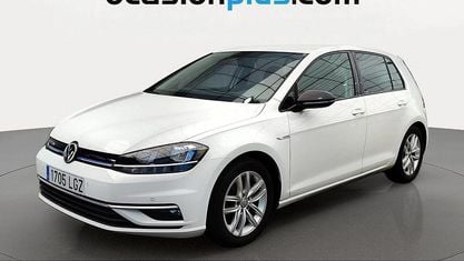 Begagnad VW Golf VIII Advance 131 HK (96 kW) 2020 Vit Halvkombi