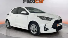 Blanco Usado 2025 Toyota Yaris Hybrid Business Edition Berlina | 20.690 € (Buen precio)