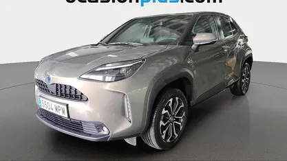 Usado Toyota Yaris Cross Active 116 CV (85 kW) 2024 Marrón SUV