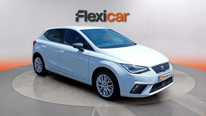 Usado Seat Ibiza 116 CV (85 kW) 2024 Gris Utilitario