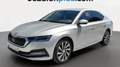 Usado Skoda Octavia Style 150 CV (110 kW) 2020 Gris plata Berlina