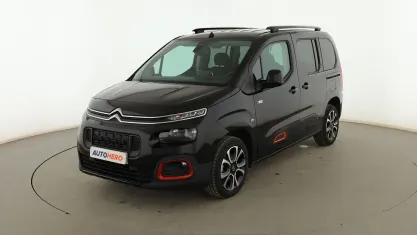Usado Citroën Berlingo Shine 131 CV (96 kW) 2021 Negro Monovolumen