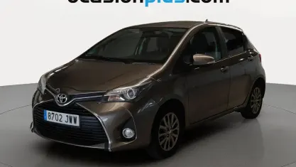 Usado Toyota Yaris Active 99 CV (72 kW) 2017 Gris Utilitario