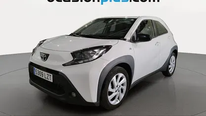 Blanco Usado 2022 Toyota Aygo X Play SUV | 11.728 € (Buen precio)