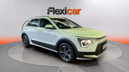 Usado Kia Niro 141 CV (103 kW) 2023 Blanco SUV